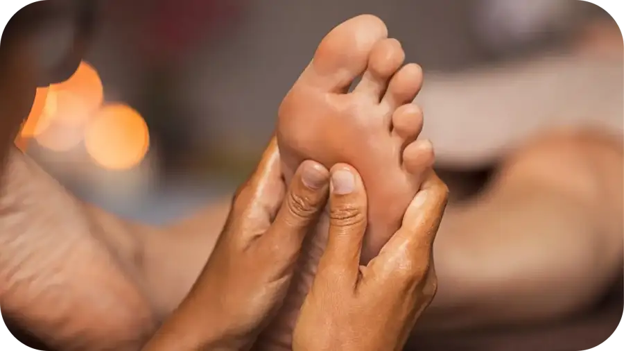 Fußmassage an den wichtigsten Druckpunkten bei LUMA Wellness in Buxtehude